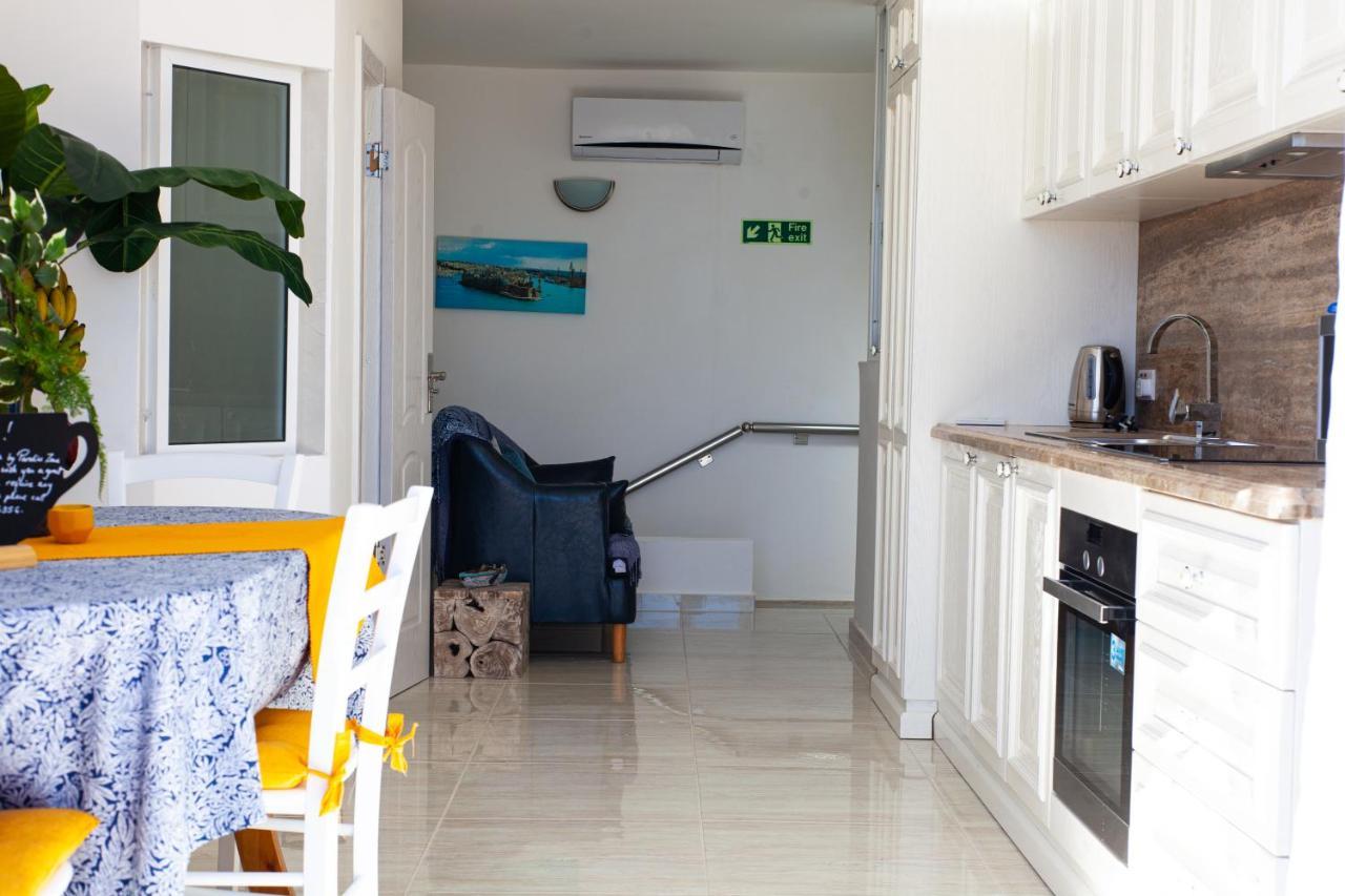 Violetta Apartment Birżebbuġa Екстериор снимка